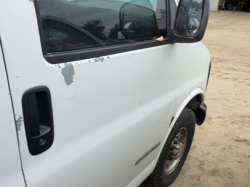 1996-2002 Chevrolet Van Express 2500 Series Front Door RH