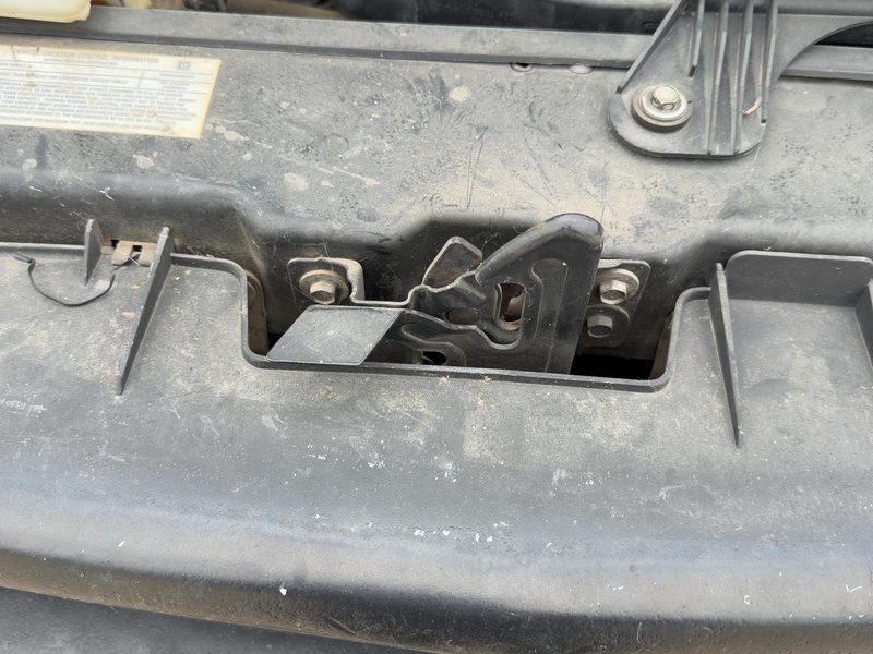 1996-2002 Chevrolet Van Express 2500 Series Radiator Support