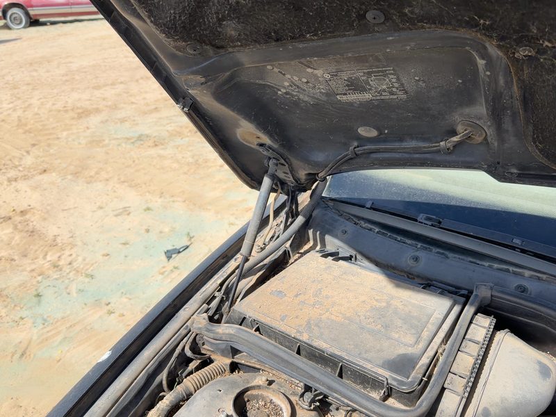 2001 BMW 530i Hood Hinge RH