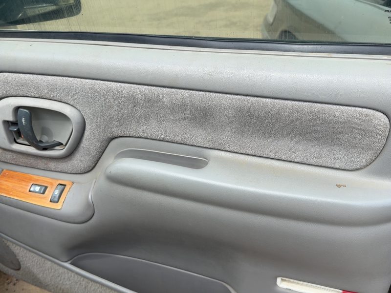 1996-2000 Chevrolet Pickup 1500 Series Front Door Trim Panel RH