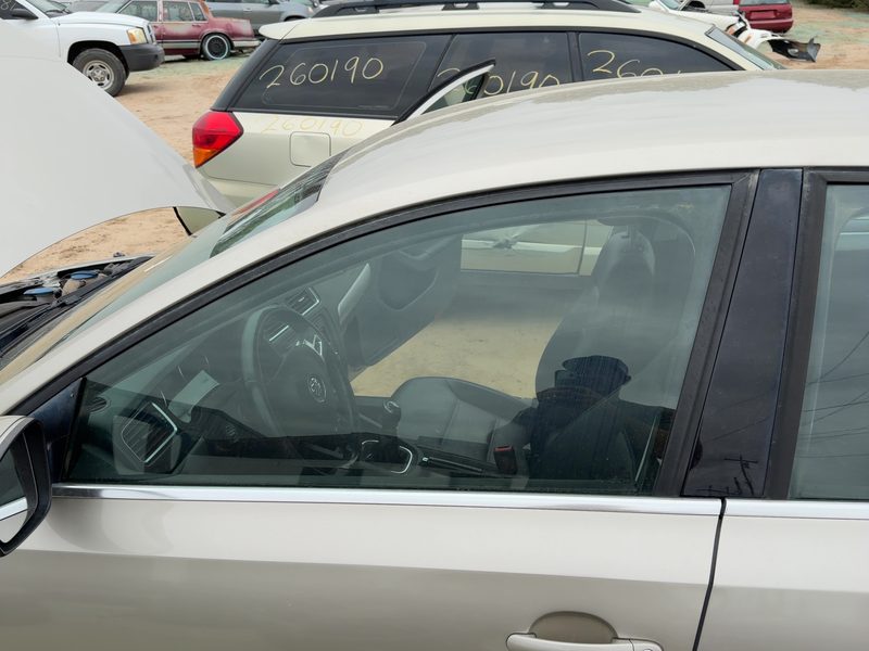 2011-2018 Jetta Except Gli Front Door Glass/Window LH