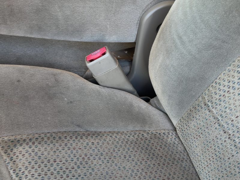 2003-2007 Chevrolet 2500 Silverado Pickup Front Seat Belt LH