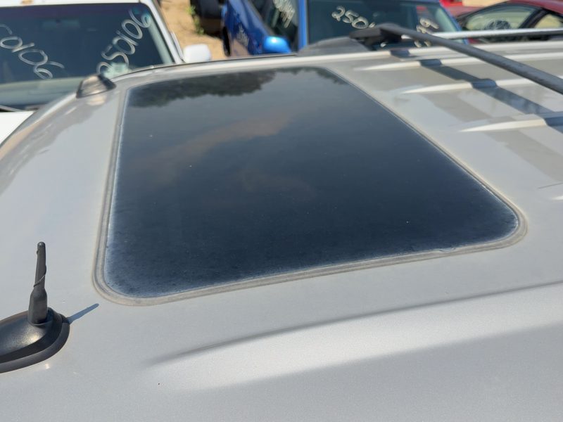 2000-2006 Chevy/gmc Suburban 1500 Series Roof Glass (Glass Only)