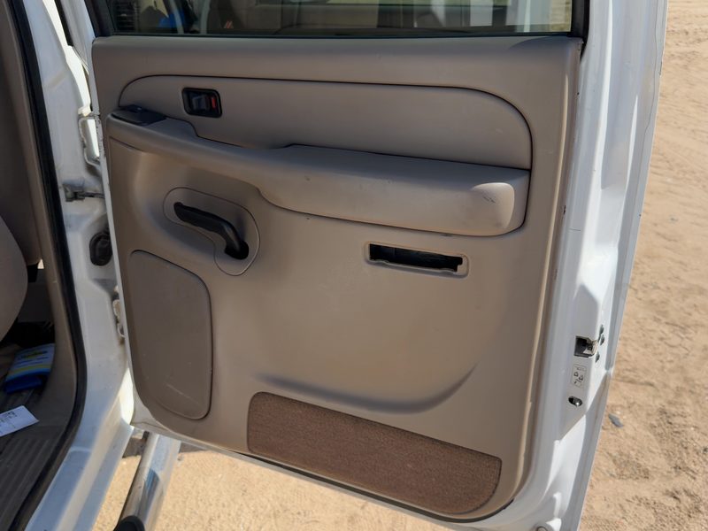 2004-2007 Chevrolet 2500 Silverado Pickup Rear Door Trim Panel RH