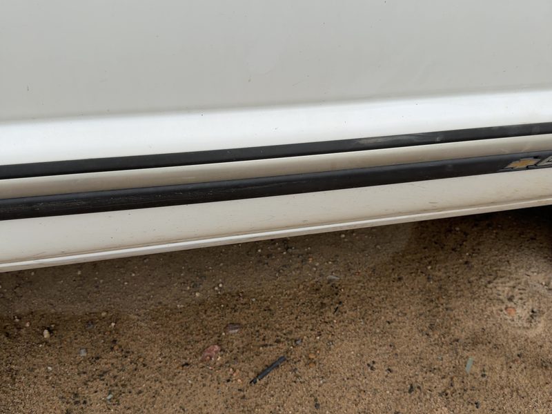 1998-2001 Blazer S10/jimmy S15 Front Door Moulding RH