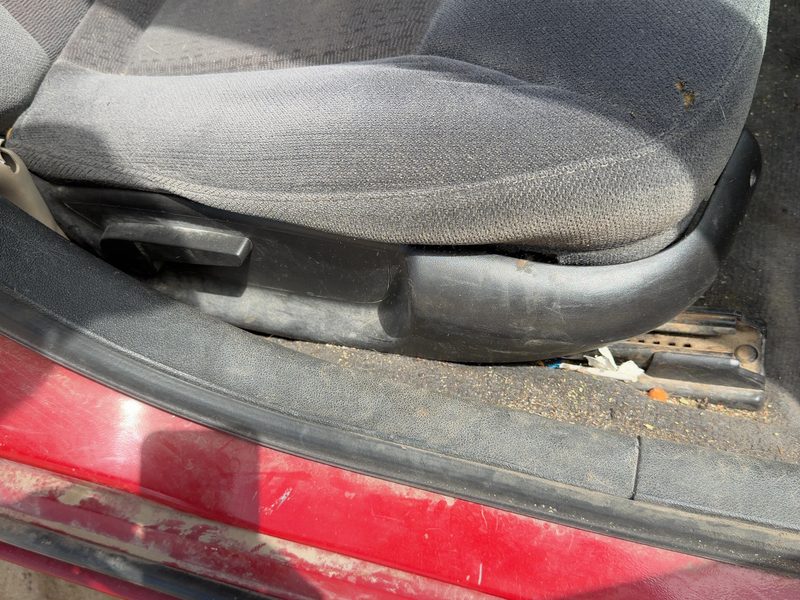 2008 Chevrolet Impala (80 & Up) Seat Track RH