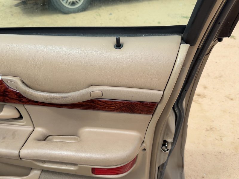 2000-2003 Mercury Grand Marquis (79 & Up) Front Door Trim Panel RH