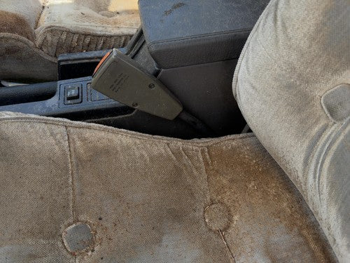 1985-1988 Nissan Maxima Driver Left Front Seat Belt Buckle Receiver Oem Gray