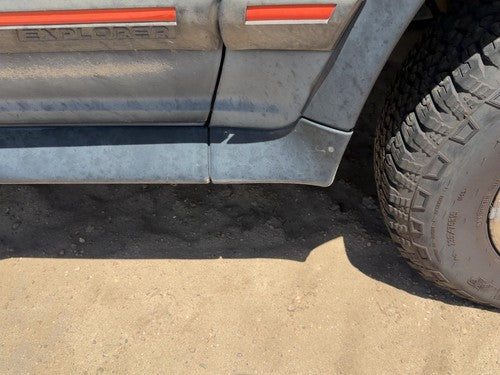 94 Ford Explorer 2 Dr Passenger Right Lower Rocker Panel Moulding Side Skirt Oem