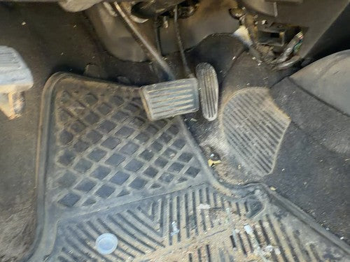 2001 Chevy S10 Blazer Brake Pedal Assembly OEM 4.3L Automatic 4x4