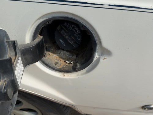 1986 Oldsmobile 98 Fuel Filler Neck Assembly With Gas Cap Oem