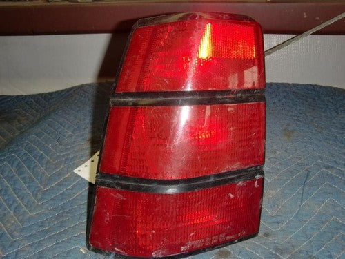 1988-1993 Pontiac Lemans Driver Left Tail Light 2 Door Oem 05974272