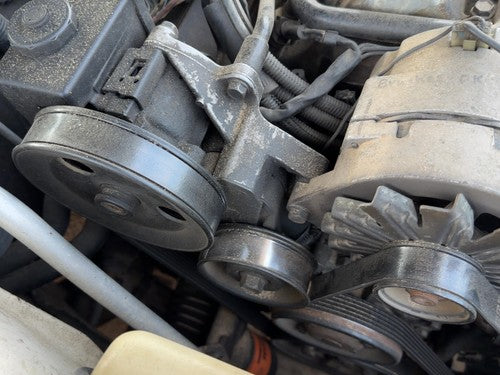 1986 Oldsmobile 98 Power Steering Pump With Mount Bracket Oem 3.8L