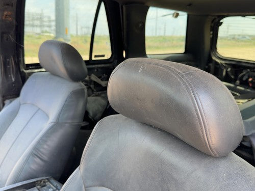 01 Chevy S10 Blazer Pair Of Front Headrests Oem Left Right Set Seat Graphite 122