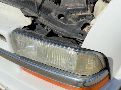 1998-2005 Chevy S10 Blazer Driver Left Headlamp Assembly Head Light OEM 16526217