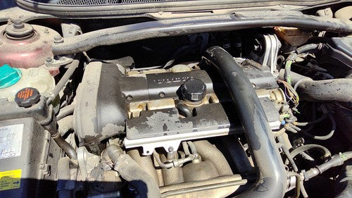 2001 Volvo V70 Xc Valve Cover Oem 2.4L Turbo