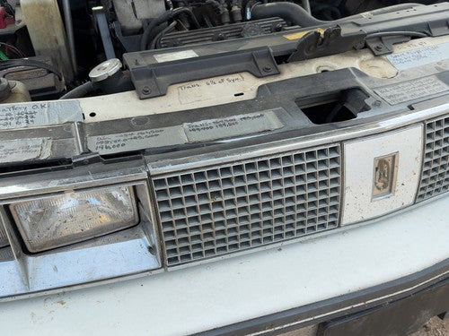 1985-1986 Oldsmobile 98 Complete Header Panel Assembly Oem White 22527190