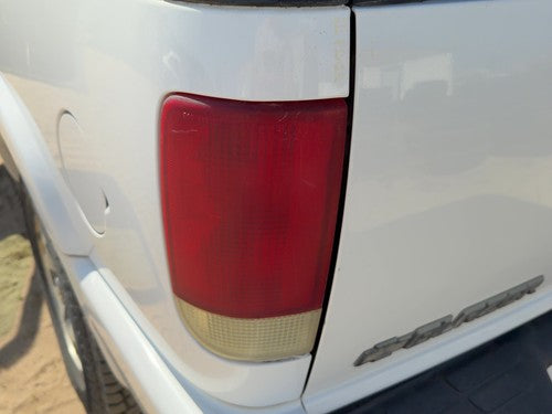 1995-2005 Chevy S10 Blazer Driver Left Tail Light Brake Lamp Assembly OEM Rear