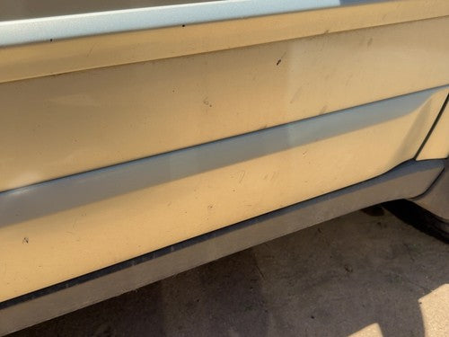 05-09 Legacy Outback Passenger Right Front Lower Moulding From Door Oem Gold 9J