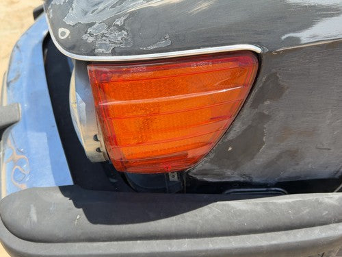 72-80 450Sl 107 Driver Left Front Turn Signal Light Lamp Oem Fender Mounted