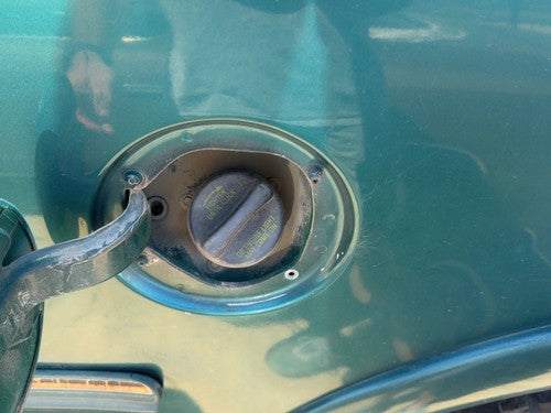 1997-1998 Ford F150 Fuel Filler Neck Assembly With Gas Cap Oem 4.2L F85Z9034Ta