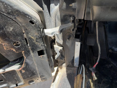1972-1980 Mercedes 450SL 107 Driver Left Upper Lower Door Hinge Pair Set OEM