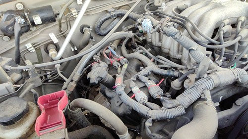 2000-2004 Nissan Xterra Passenger Right Valve Cover With Bolts Oem 3.3L
