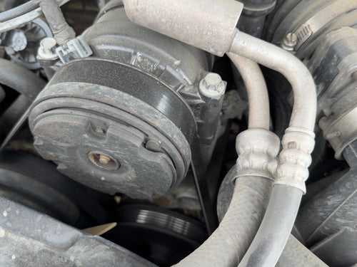 1998 Chevy S10 Blazer Power Steering Pump With Mount Bracket Oem 4.3L