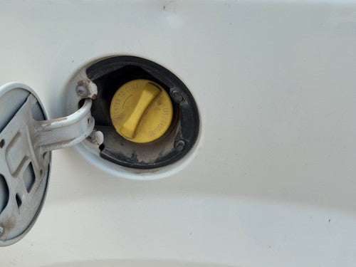 2012-2016 Chrysler Town & Country Fuel Filler Neck Assembly With Gas Cap Oem