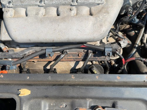 2004-2007 Saturn Vue Redline Driver Left Valve Cover Oem 3.5L 12582062