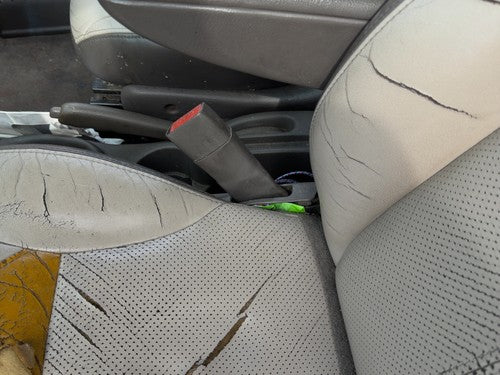 01-05 Pt Cruiser Driver Left Front Seat Belt Buckle Receiver Oem Taupe/Beige Fl