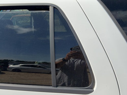 95-05 Chevy S10 Blazer Driver Left Rear Vent Window Back Door Glass with Frame