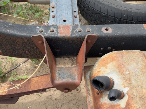 73-87 Chevy Silverado C20 Pickup Passenger Right Front Leaf Spring Shackle 2WD