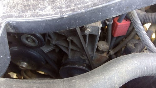 2006 Yukon Xl 1500 Power Steering Pump With Mount Bracket Oem 5.3L