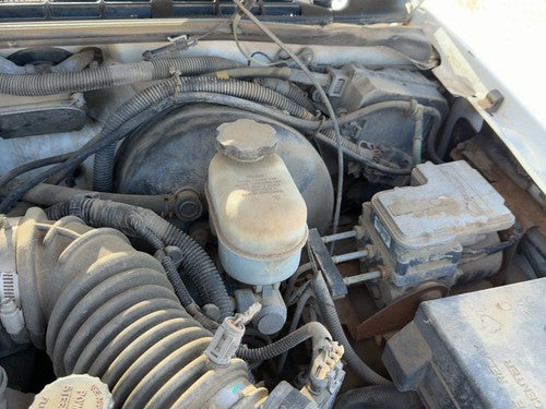 2001 Chevy S10 Blazer Power Brake Booster with Master Cylinder 4.3L 15234951