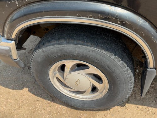 1998-2001 Chevy S10 Blazer Driver Left Front Wheel Flare Moulding Oem Fender