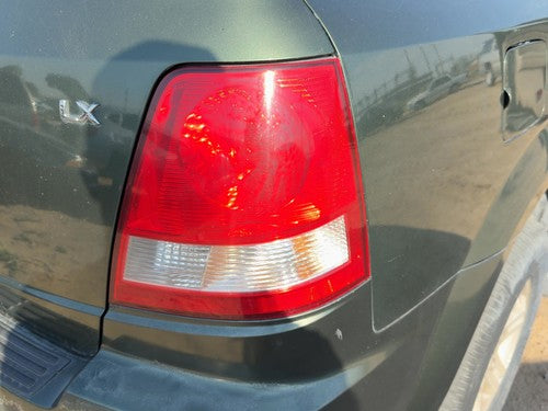2003-2006 Kia Sorento Passenger Right Tail Light Brake Lamp Oem Rear 924023E030