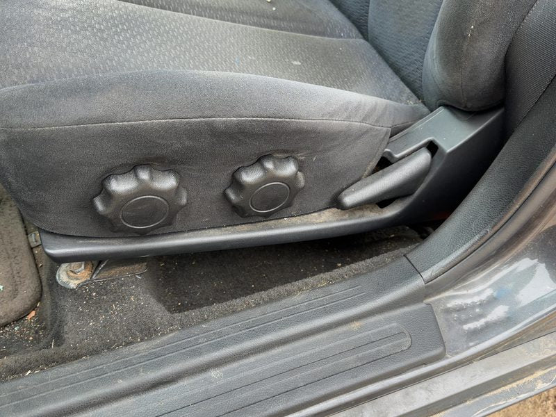2005 Nissan Altima Seat Track LH