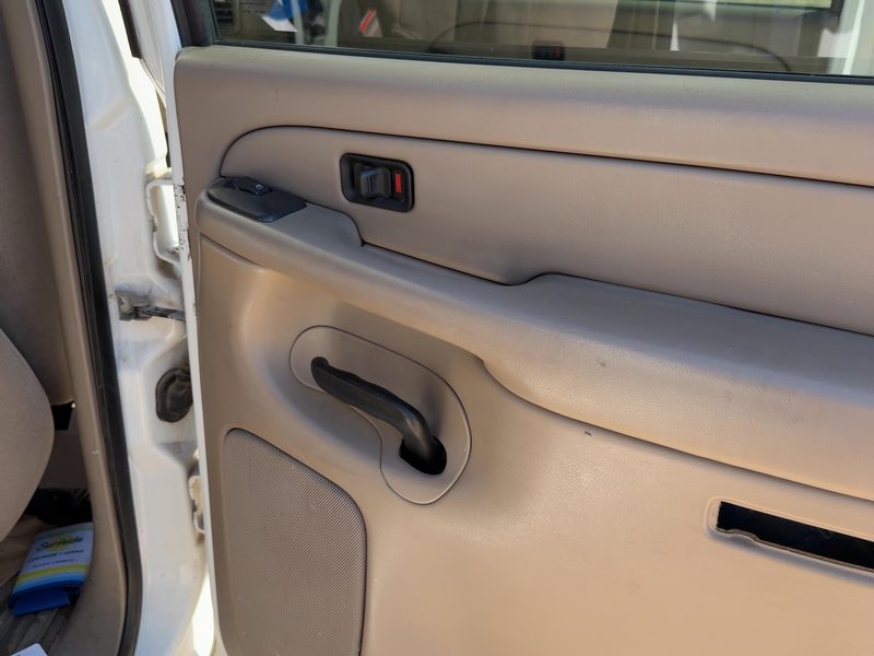 2004-2007 Chevrolet 2500 Silverado Pickup Rear Door Trim Panel RH