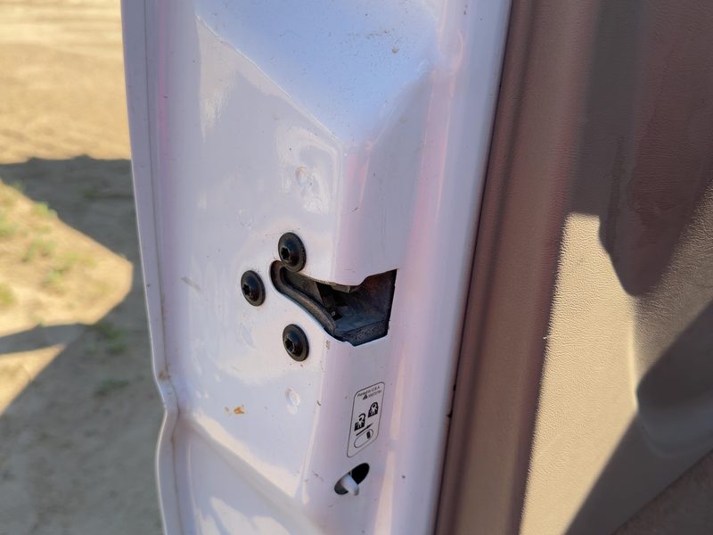 2000-2007 Chevrolet 2500 Silverado Pickup Rear Door Latch LH