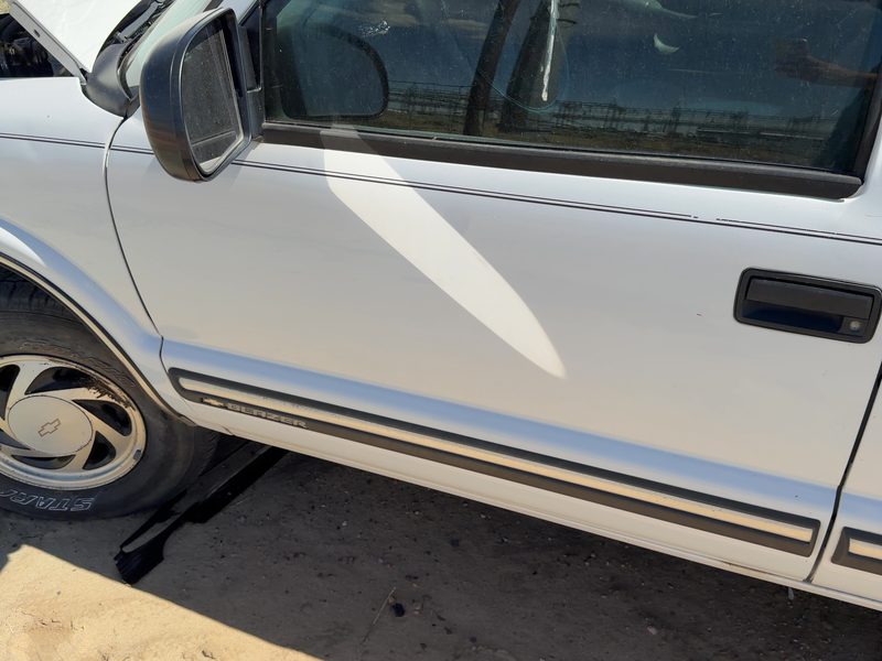 1998-2005 Blazer S10/jimmy S15 Front Door LH