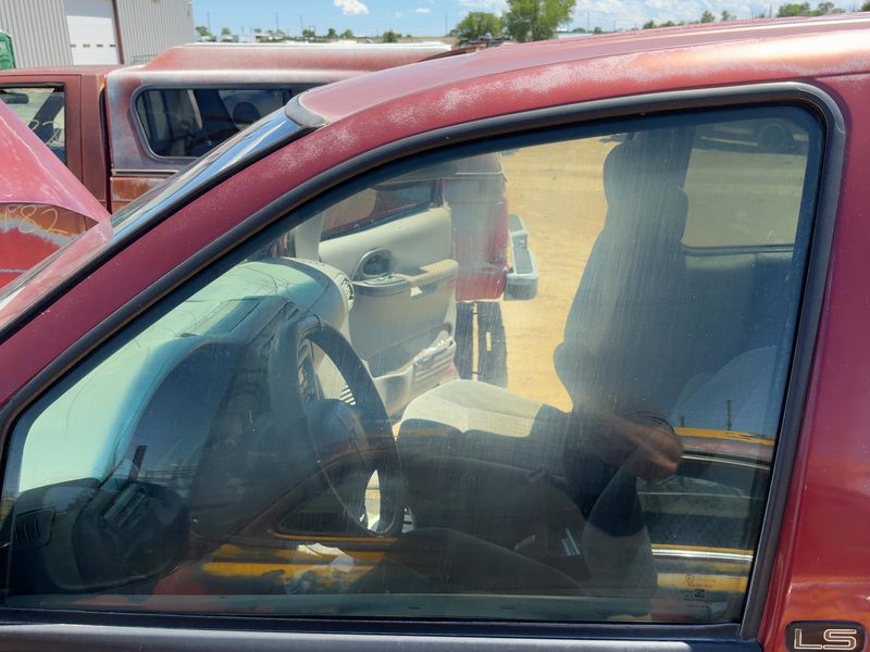 1997-2009 Chevrolet Venture Front Door Glass/Window LH