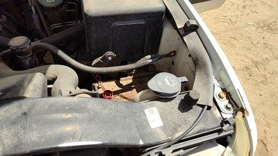 99-07 Silverado 2500 Hd Windshield Washer Fluid Reservoir With Pump Wiper Tank