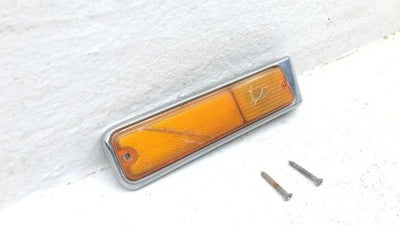 84-91 Grand Wagoneer Passenger Right Front Turn Signal Light Lamp Fender Mounted