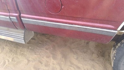 1988 Gmc Sierra 2500 Driver Left Rear Moulding On Quarter Panel Oem Front Box