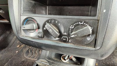 03-05 Mitsubishi Eclipse Temperature Control Module In Dash Heater Ac Head Unit