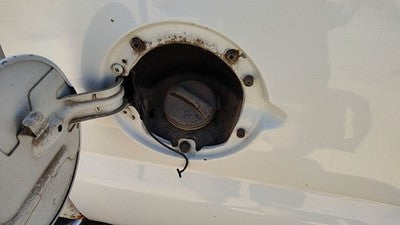 2004-2007 Sierra 1500 Hd Fuel Filler Neck Assembly With Gas Cap Oem 15289908