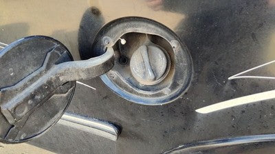 1997-1998 Ford F150 Fuel Filler Neck Assembly With Gas Cap Oem F75z9034la