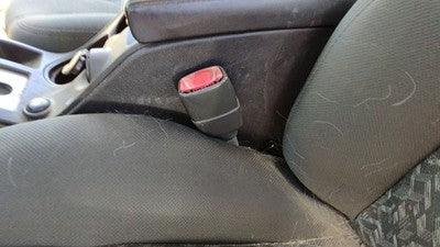 04-08 Grand Prix Driver Left Front Seat Belt Buckle Receiver Oem Pewter 69B