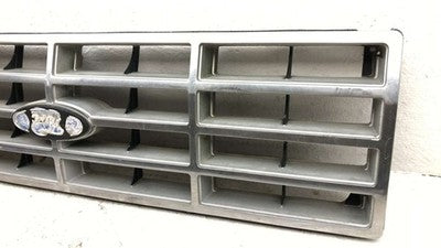 1982-1986 Ford F150 Front Grille Assembly Oem E3Tz8200G Bronco E3Tz8200G